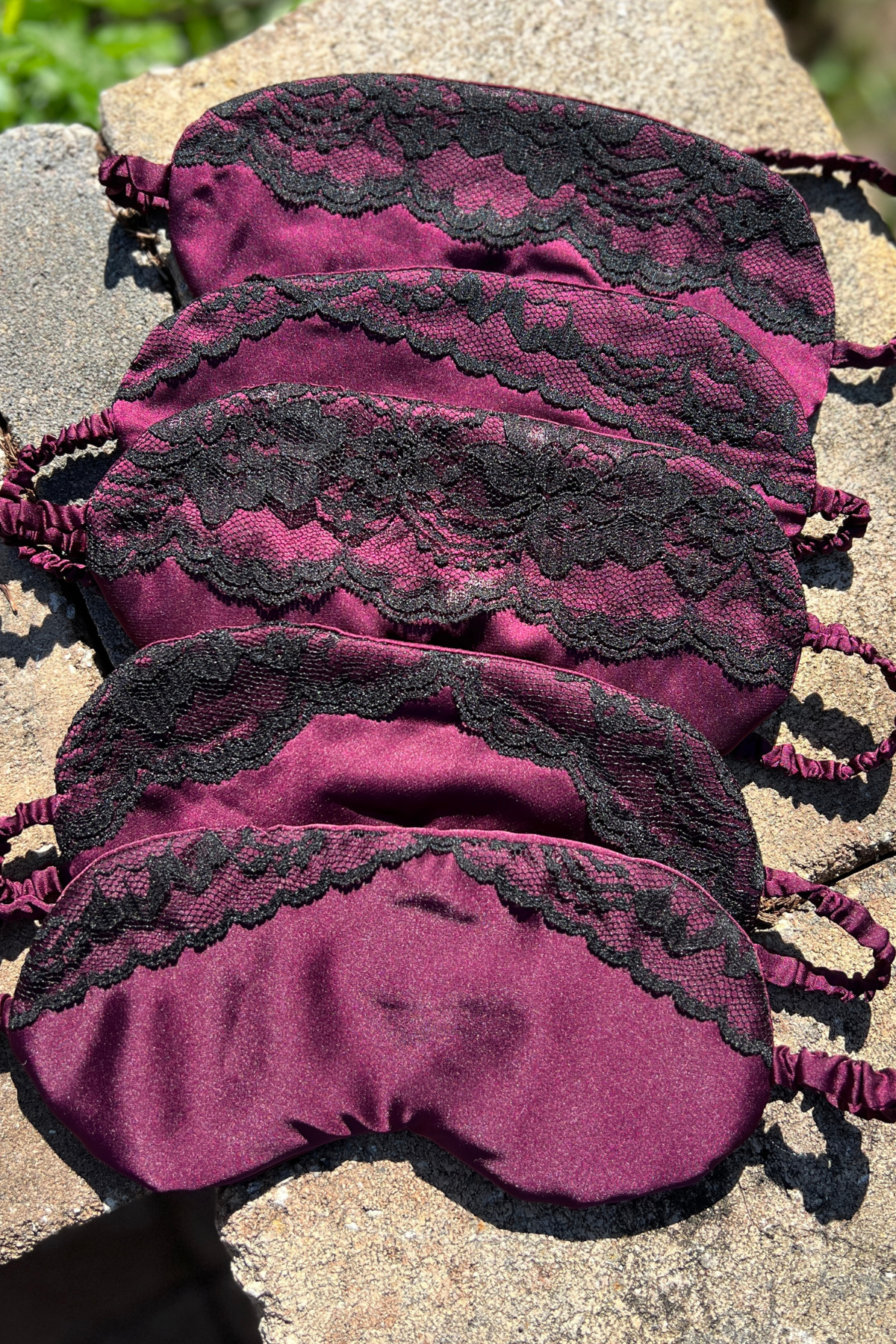 Sleep satin mask with lace